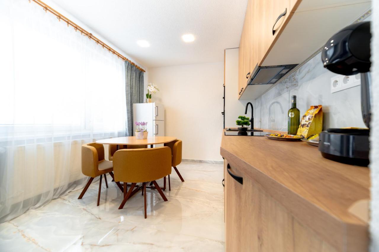 Apartman Discreet Kysucke Nove Mesto Exterior foto