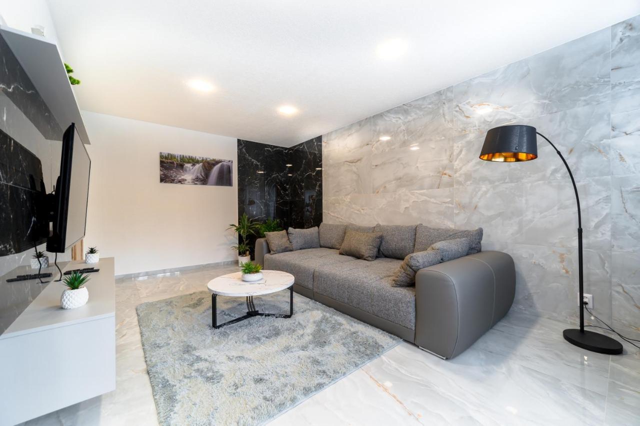 Apartman Discreet Kysucke Nove Mesto Exterior foto
