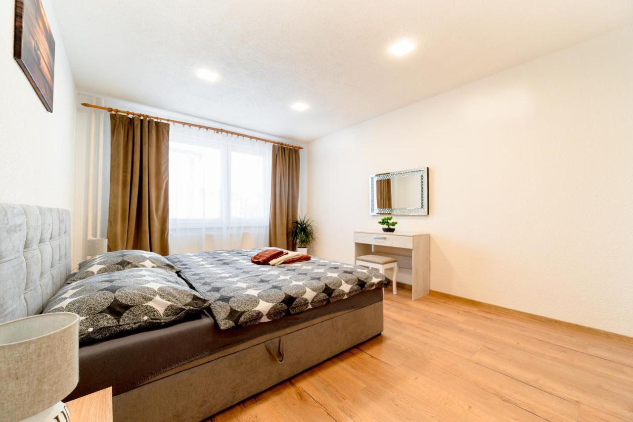 Apartman Discreet Kysucke Nove Mesto Exterior foto