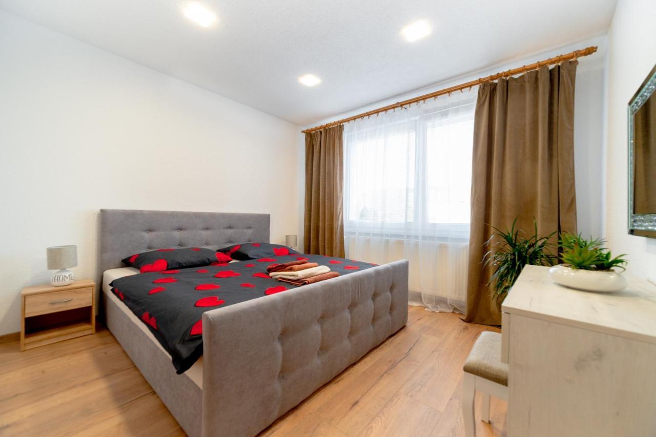 Apartman Discreet Kysucke Nove Mesto Exterior foto